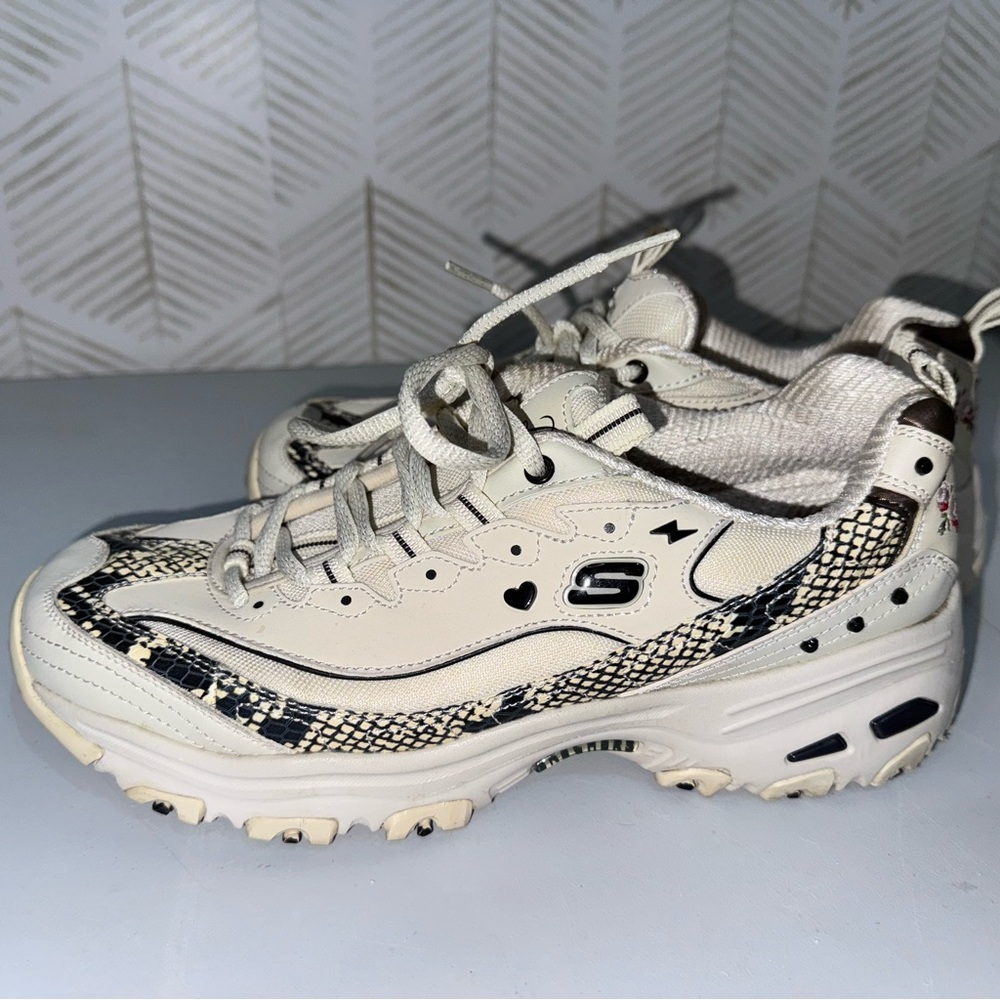 Skechers D’Lites Embroidered Snake Print Tiger Floral‎ Sneaker Sz 9.5 Streetwear